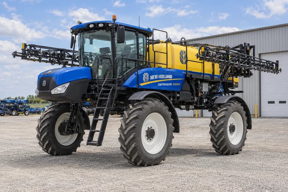 Imagen referencial de Pulverizador New Holland Defensor SP2500, año declarado 2023; no corresponde al bien específico del edicto. Imagen referencial de Pulverizador New Holland Defensor SP2500, año declarado 2023; no corresponde al bien específico del edicto.