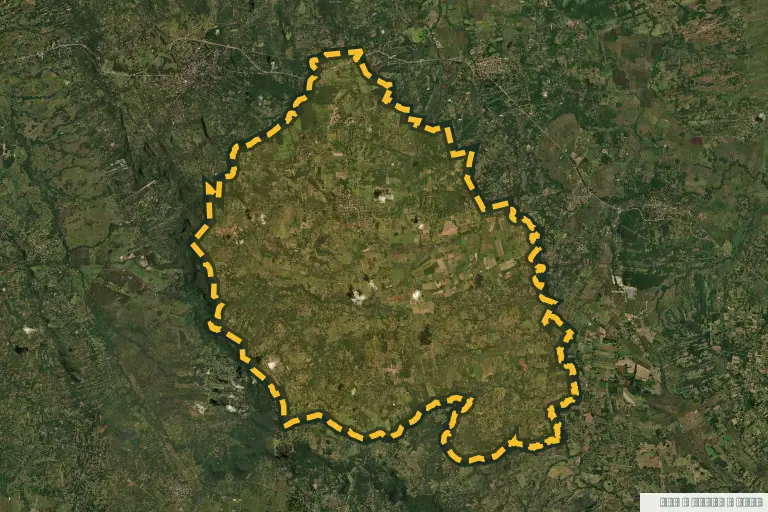 Vista satelital de Piribebuy, Paraguay. Zona municipal referencial del inmueble en remate; el círculo no delimita la parcela. Vista satelital de Piribebuy, Paraguay. Zona municipal referencial del inmueble en remate; el círculo no delimita la parcela.