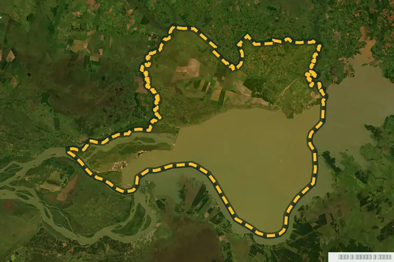 Vista satelital de San Cosme y Damian, Paraguay. Zona de referencia del inmueble en remate; no delimita la parcela ni identifica el inmueble.