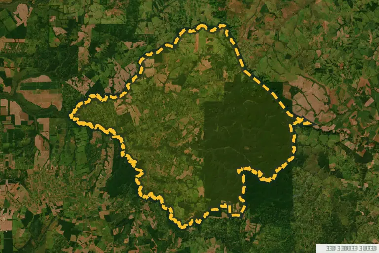 Vista satelital de Villa Ygatimí, Paraguay. Zona de referencia del inmueble en remate; no delimita la parcela ni identifica el inmueble.